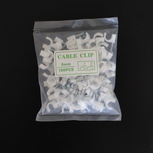 Bene durevole facendo uso di vari collarini per cavi piani di colore bianco o nero o di plastica per i cavi