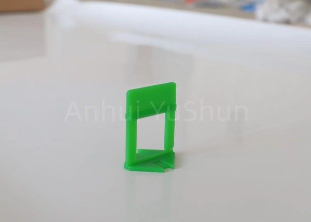 Mattonelle nere di 1.0mm che livellano le clip ed i distanziatori dei cunei per la pavimentazione della plastica