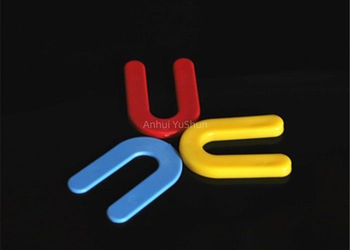 Mattonelle rosse che livellano Shim Packers a ferro di cavallo di plastica 4mm per il pavimento e la finestra