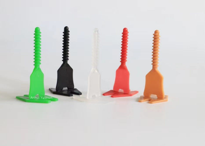 Mattonelle rosse che livellano gli esperti di comunicazione politica di plastica dei distanziatori 3.0mm per la pavimentazione del materiale del pe dei pp