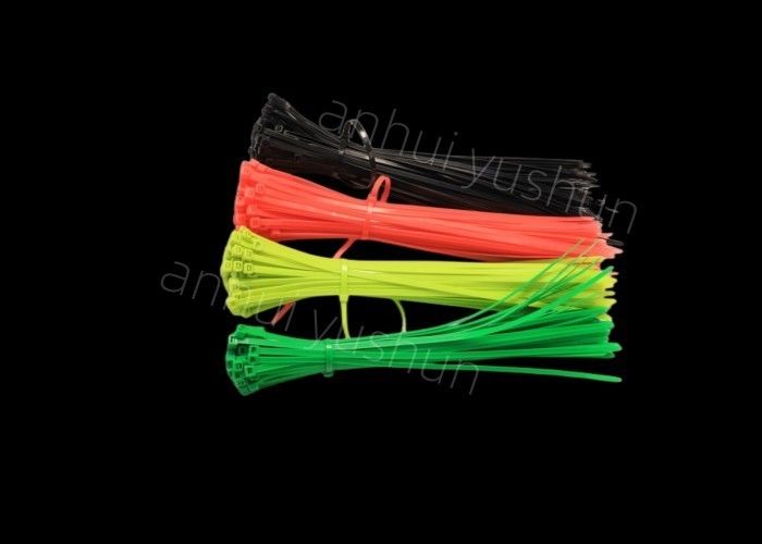 L'auto che chiude i legami a chiave in serie dello zip fissa il materiale del nylon 6/6 delle fascette ferma-cavo 370mm del legame