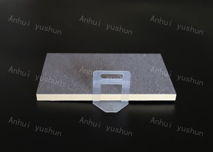 Le clip e i cunei di livellamento per piastrelle con pinza a spinta in plastica vengono utilizzati per l'installazione di pavimenti