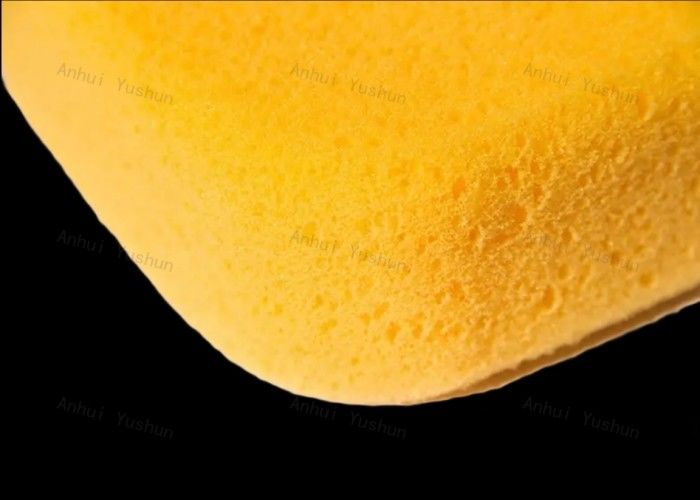 Spugna per fughe per piastrelle di media durata in sacchetto di plastica di colore giallo da utilizzare per la pulizia